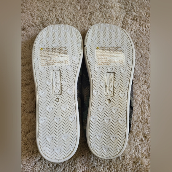 Camo sneakers - Picture 2 of 2